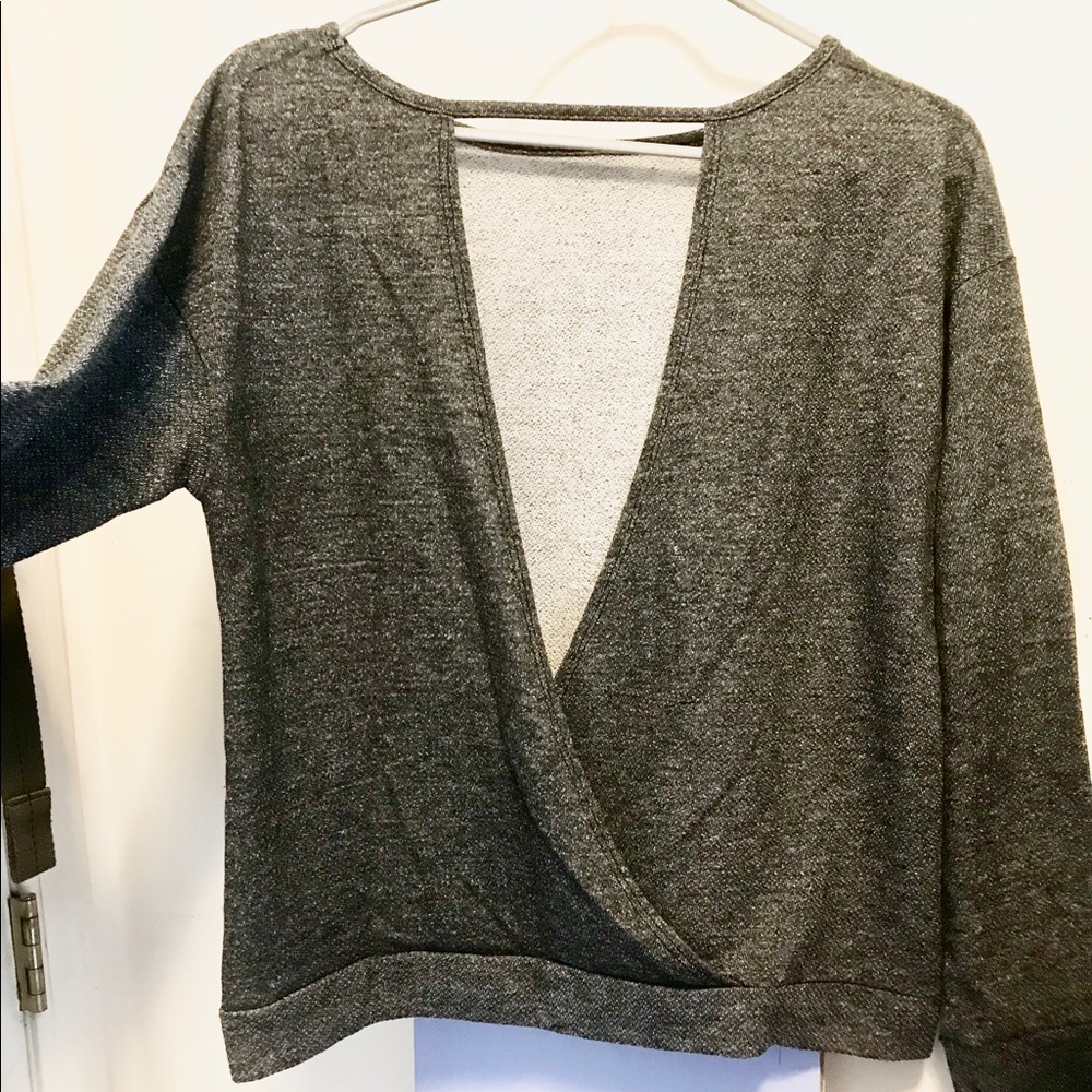 Open-Back Breathable Sweatshirt 
L (Juniors) - Picture 4 of 7